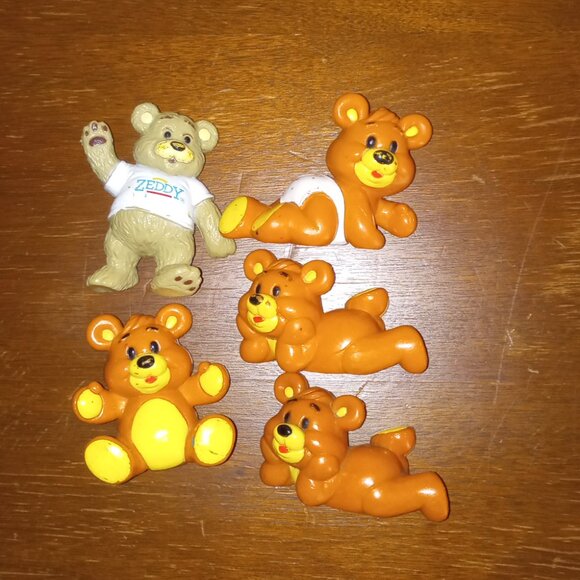 5 Action Figures - Picture 2 of 10